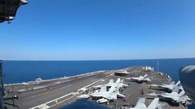  فوری/ حرکت جنگنده ها روی عرشه ناو آبراهام لینکلن