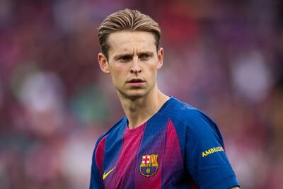 دی‌یونگ درخشان‌تر از همیشه؛ عملکرد قابل توجه در پاس‌ها و موقعیت‌سازی