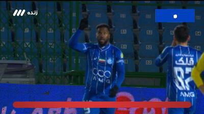 با اعلام پنالتی برای شمس آذر، گل نازون مردود اعلام شد