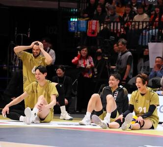 عذرخواهی نمایشی یوجی نیشیدا؛ واکنش جالب فدراسیون جهانی والیبال