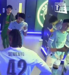 ویدئو: شب رویایی پسر منچستر در رختکن