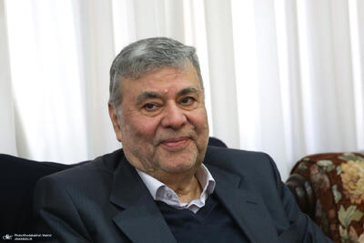  محمد صدر: باید مذاکره انجام شود تا منافع کشور تأمین شود/ امام با پذیرش قطعنامه ایران را نجات دادند/ آیا شرایط ما همان شرایط است؟ اگر هست، باید همان طور که امام عمل کردند، عمل شود