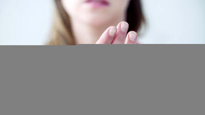 آغوش ام اس چیست؟ + علائم مولتیپل اسکلروز