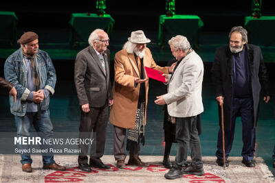 از رسیدن جایزه فجر به نمایشی از هرمزگان تا اجرایی متفاوت از متن چخوف