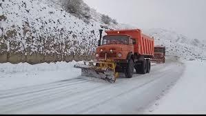  برف‌روبی بیش از ۲ هزار و۶۰۰ کیلومتر از محور‌های مواصلاتی استان سمنان در پی بارش‌ها درشب گذشته