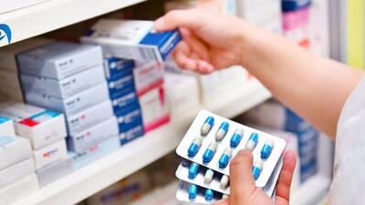 بحران در داروخانه‌ها / قفسه‌های دارو خالی شد