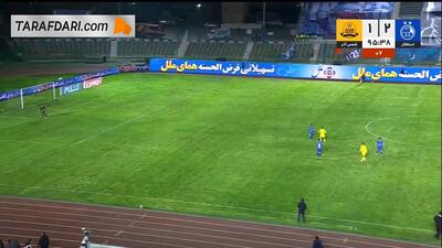 گل سهیل فداکار به استقلال در دقیقه 6+90 (استقلال 2-2 شمس آذر)