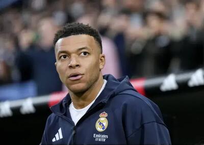 دستمزد مادر امباپه از ۸ بازیکن رئال بیشتر است!