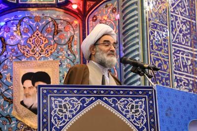  امام جمعه رشت: در مذاکرات عقب نشینی نمی کنیم/  قضات انقلابی مقابل عوامل ناامنی و شرارت بایستند