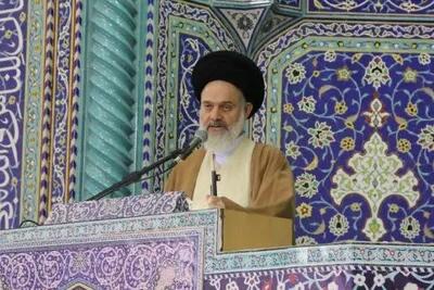  امام جمعه قم: مذاکرات با حفظ خطوط قرمز و برای اتمام حجت با جهانیان انجام می‌شود