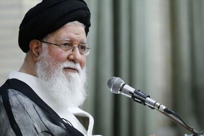  انتقاد صریح علم‌الهدی به مذاکرات آمریکا / مذاکرات زیر سایه تهدید معنا ندارد و نمایشی است