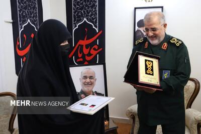  تجلیل فرمانده کل سپاه از شهید حسین سلامی و اعطای درجه سپهبدی