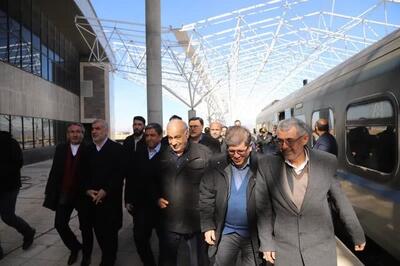  معاون وزیر راه: ۳۶۰۰ کیلومتر راه آهن در سطح کشور در حال احداث است - سلام نو