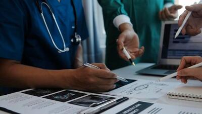  مهاجرت پزشکان به عمان 2026 | هزینه‌ها + شرایط