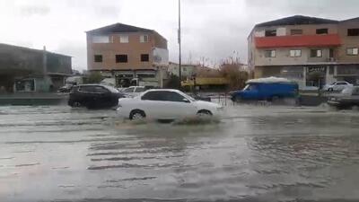  آبگرفتگی شدید در جاده گنج افروز بابل اهالی را به دردسر انداخت + فیلم