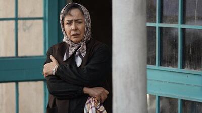  آزیتا حاجیان و پسر جوانی که پس از سال‌ها لب به اعتراض گشود