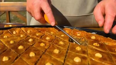 پخت دلمه و کیک گردویی در دل روستاهای آذربایجان
