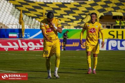  دیدار تیم های فوتبال فجرسپاسی - تراکتورسازی