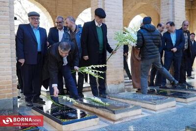  استاندار مرکزی با حضور در گلزار شهدای آشتیان با آرمان‌های شهدا تجدید میثاق کرد