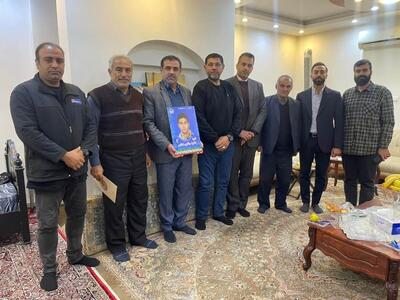  تجلیل از خانواده معظم شهید ورزشکار نصرالله پور به مناسبت دهه مبارک فجر و هفته جوان؛