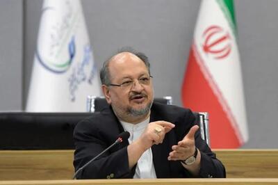  شریعتمداری، مدیرعامل هلدینگ خلیج فارس: واگذاری شتاب‌زده و غیرکارشناسی واحدهای پتروشیمی موجب فروپاشی زنجیره ارزش این صنعت شد