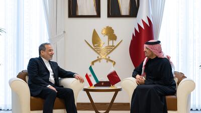  وزیر خارجه قطر در دیدار با عراقچی: امیدوارم که گفت‌و‌گو‌ها میان ایران و آمریکا به توافقی جامع منجر شود/ باید تلاش‌ها برای محافظت از مردم منطقه ادامه یابد و اختلافات از طریق راه‌های دیپلماتیک حل شود