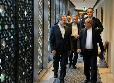  ایسنا: عراقچی با ویتکاف و داماد ترامپ در جریان مذاکرات روز گذشته، یک احوال‌پرسی معمول دیپلماتیک داشته‌اند/ مشابه این موضوع در دوره‌های پیشین نیز انجام شده/ فرمانده سنتکام در این احوال‌پرسی حضور نداشته