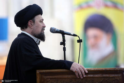  سید حسن خمینی: طبقه محروم انقلاب را انجام داد/ شورش اخیر شورش فقرا نبود/ خود را خادم مردم بدانیم/ از حیث تبلیغاتی کم‌کاری کرده ایم