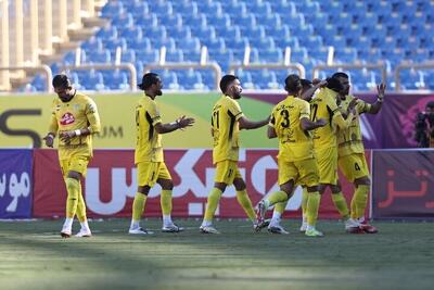  پیروزی بزرگ فجر سپاسی مقابل تراکتور/ صعود موقت شاگردان قربانی در جدول