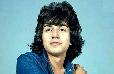  سفر در زمان؛ «فرزان دلجو» بازیگر قبل انقلاب در جشن تولد 67 سالگی اش؛ سال 99/ عکس