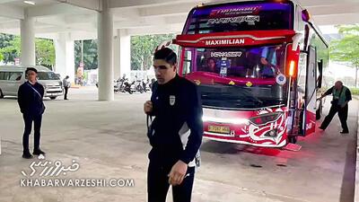  ویدیو| کاروان تیم ملی فوتسال برای بازی فینال به ورزشگاه رسید