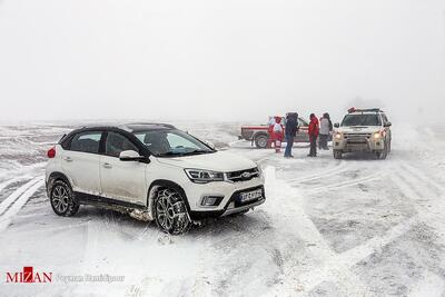  رهاسازی بیش از ۸۱۵ خودرو در حوادث جوی طی ۷۲ ساعت گذشته توسط نیرو‌های عملیاتی هلال‌احمر