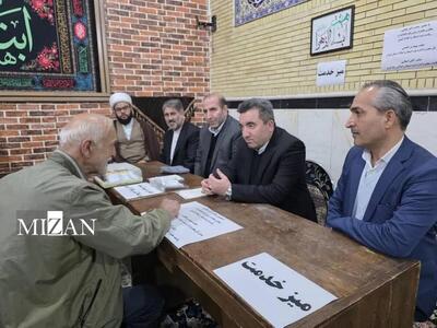  رئیس سازمان ثبت با حضور در مسجد سیدالشهدا (ع) رباط کریم به درخواست‌های مراجعان رسیدگی کرد