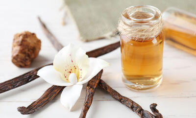  6 جایگزین عالی برای وانیل در پخت کیک (بدون نیاز به وانیل)