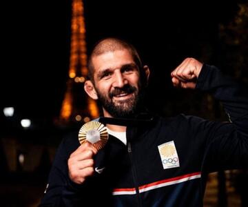  قهرمان المپیک به لیگ کشتی آزاد آمریکا پیوست - پارس فوتبال