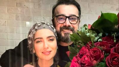  فیلم/ سپند امیرسلیمانی: من و مونا باهم آشنا شدیم سه ماه بعد ازدواج کردیم/ 3 ماه بعدش مونا باردار شد /منتظریم تازه باهم آشنا بشیم!