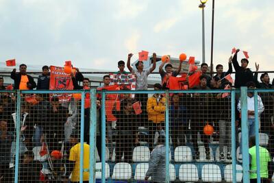  این بازی لیگ برتر باتماشاگر شد! - سلام نو