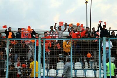  در اتفاقی عجیب، این بازی لیگ برتر باتماشاگر شد!