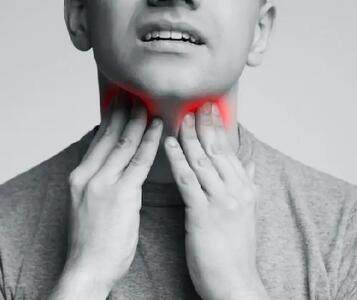  گرفتگی صدا؛ هشدار مهم سرطان حنجره/ تشخیص زودهنگام نجات صدا و زندگی