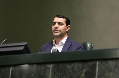  قانون واردات خودرو به صورت قطره‌چکانی اجرا می‌شود؛ عزم جدی برای شکستن انحصار وجود ندارد