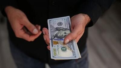  به‌روزترین نرخ‌ها از بازار دلار رسمی و غیررسمی