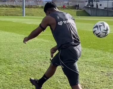  حرکت تکنیکی زیبای اندریک در تمرینات لیون