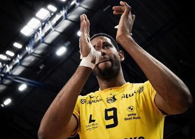  کل لهستان برای سقوط عبادی‌پور بسیج شد، حتی لئون!