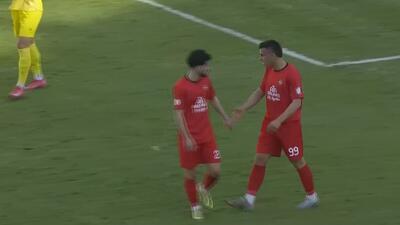  گل اول تراکتور به فجرسپاسی (حسین زاده)