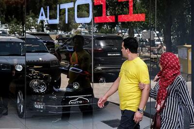  بازار خودرو در قبضه دلالان / چشم‌انداز بازار در هاله‌ای از واسطه‌گری / راهکارهای شفاف‌سازی و کنترل