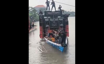  غرق شدن قایق حامل سیستم صوتی در مراسم نیایش در اندونزی