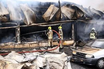  تجمع اعتراضی غرفه‌داران بازارچه جنت مقابل شهرداری تهران