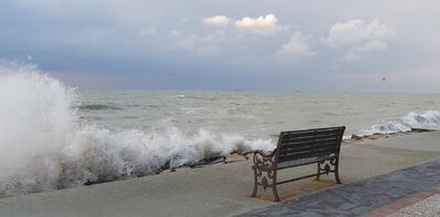  خلیج‌فارس در سواحل استان بوشهر از چهارشنبه مواج می‌شود