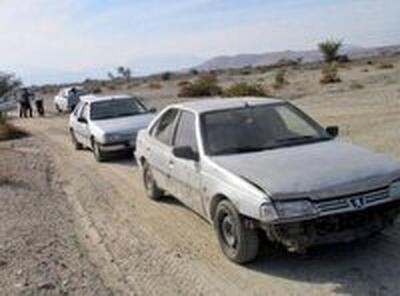  توقیف ۴ خودری شوتی و کشف ۳ هزار و ۷۰۰ لیتر سوخت قاچاق در نهبندان