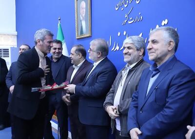  استاندار مازندران : ۲۴۰۰ سند اراضی علوی در دهه فجر به نیازمندان مازندران واگذار شد